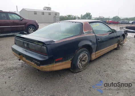 1985 Pontiac Firebird Trans Am from USA, damaged, VIN 1G2FW87H4FN209888
